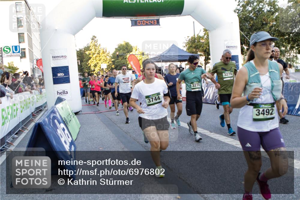 01.09.2024 - BARMER Alsterlauf Kathrin Stürmer Photography http://msf.ph/oto/6976802 01.09.2024 09:13:50 Ziel  meine-sportfotos.de