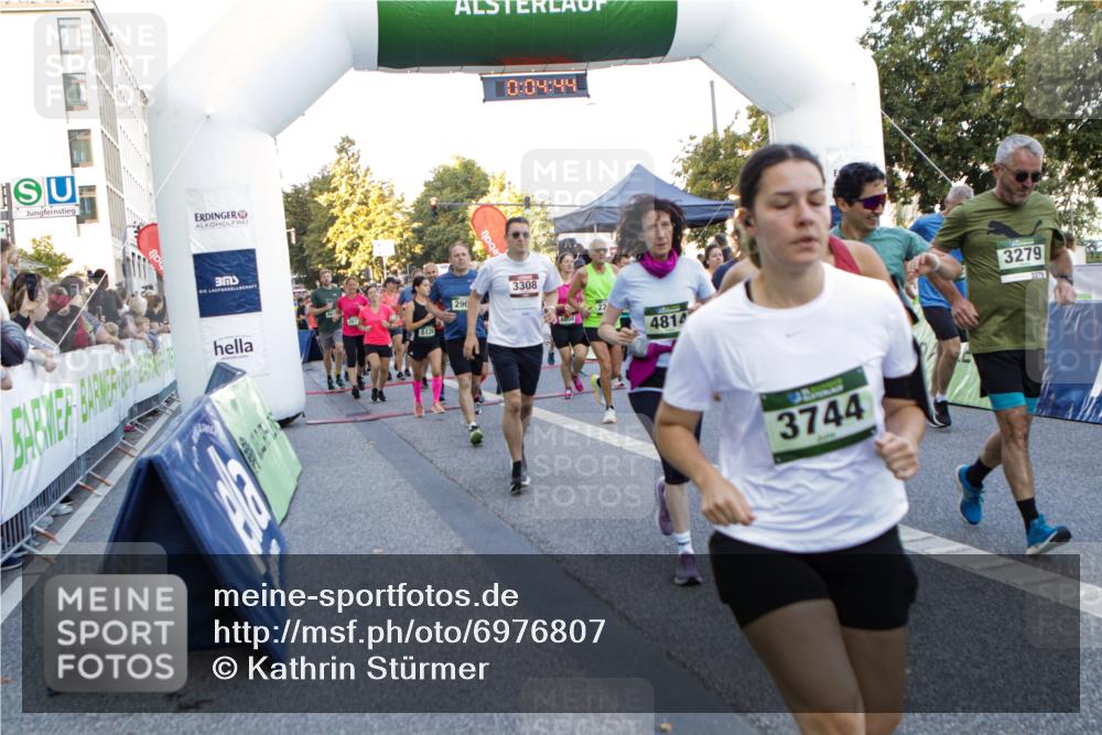 01.09.2024 - BARMER Alsterlauf Kathrin Stürmer Photography http://msf.ph/oto/6976807 01.09.2024 09:13:51 Ziel  meine-sportfotos.de
