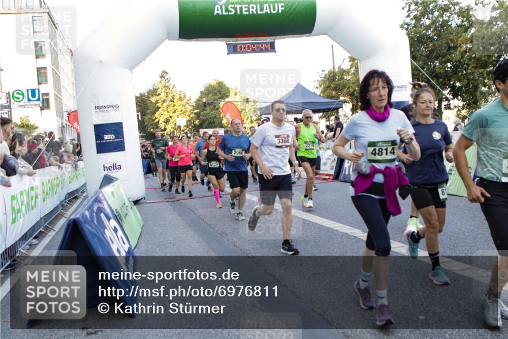 01.09.2024 - BARMER Alsterlauf Kathrin Stürmer Photography http://msf.ph/oto/6976811 01.09.2024 09:13:51 Ziel  meine-sportfotos.de