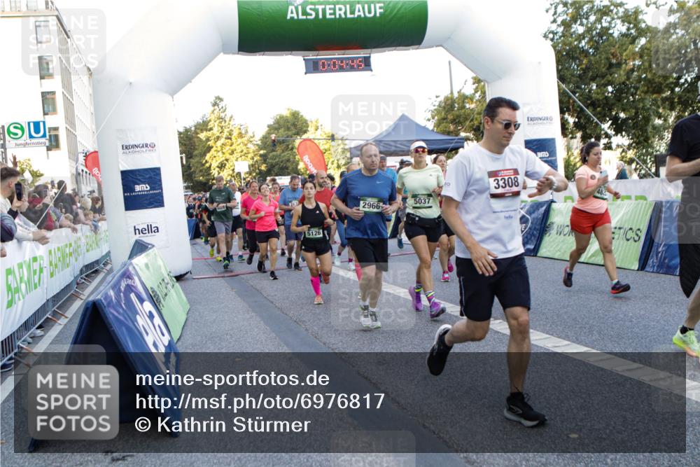 01.09.2024 - BARMER Alsterlauf Kathrin Stürmer Photography http://msf.ph/oto/6976817 01.09.2024 09:13:52 Ziel  meine-sportfotos.de