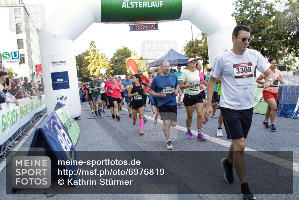 01.09.2024 - BARMER Alsterlauf Kathrin Stürmer Photography http://msf.ph/oto/6976819 01.09.2024 09:13:52 Ziel  meine-sportfotos.de
