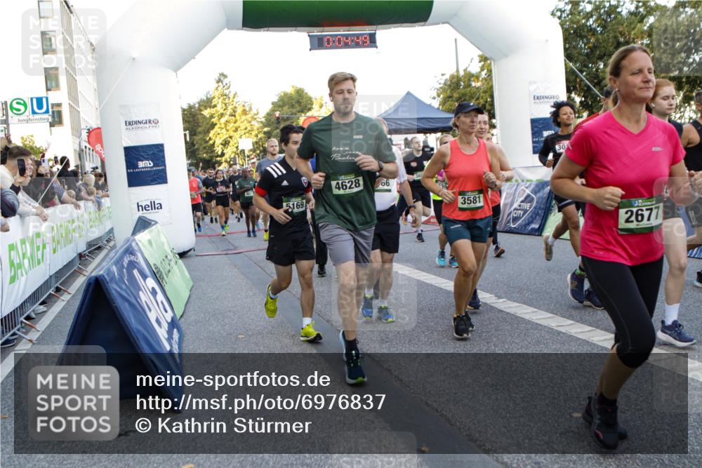 01.09.2024 - BARMER Alsterlauf Kathrin Stürmer Photography http://msf.ph/oto/6976837 01.09.2024 09:13:56 Ziel  meine-sportfotos.de