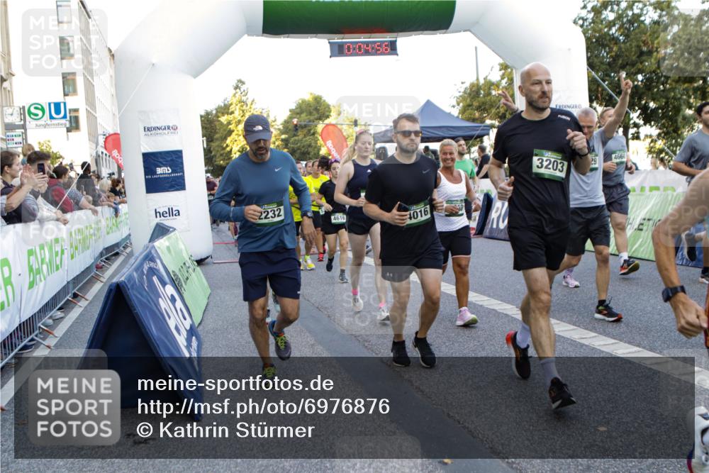 01.09.2024 - BARMER Alsterlauf Kathrin Stürmer Photography http://msf.ph/oto/6976876 01.09.2024 09:14:03 Ziel  meine-sportfotos.de