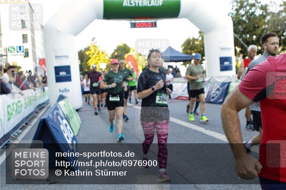 01.09.2024 - BARMER Alsterlauf Kathrin Stürmer Photography http://msf.ph/oto/6976900 01.09.2024 09:14:08 Ziel  meine-sportfotos.de