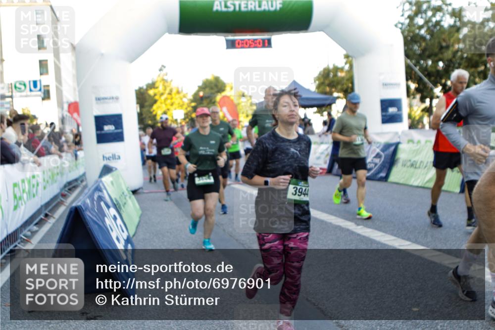 01.09.2024 - BARMER Alsterlauf Kathrin Stürmer Photography http://msf.ph/oto/6976901 01.09.2024 09:14:08 Ziel  meine-sportfotos.de