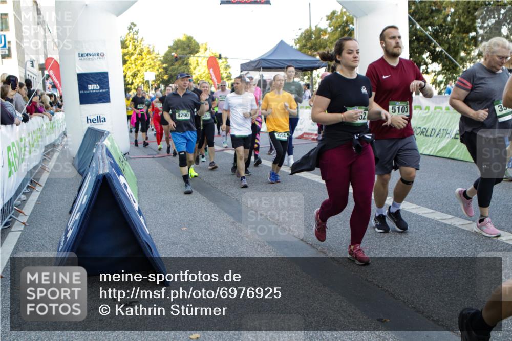 01.09.2024 - BARMER Alsterlauf Kathrin Stürmer Photography http://msf.ph/oto/6976925 01.09.2024 09:08:42 Ziel  meine-sportfotos.de