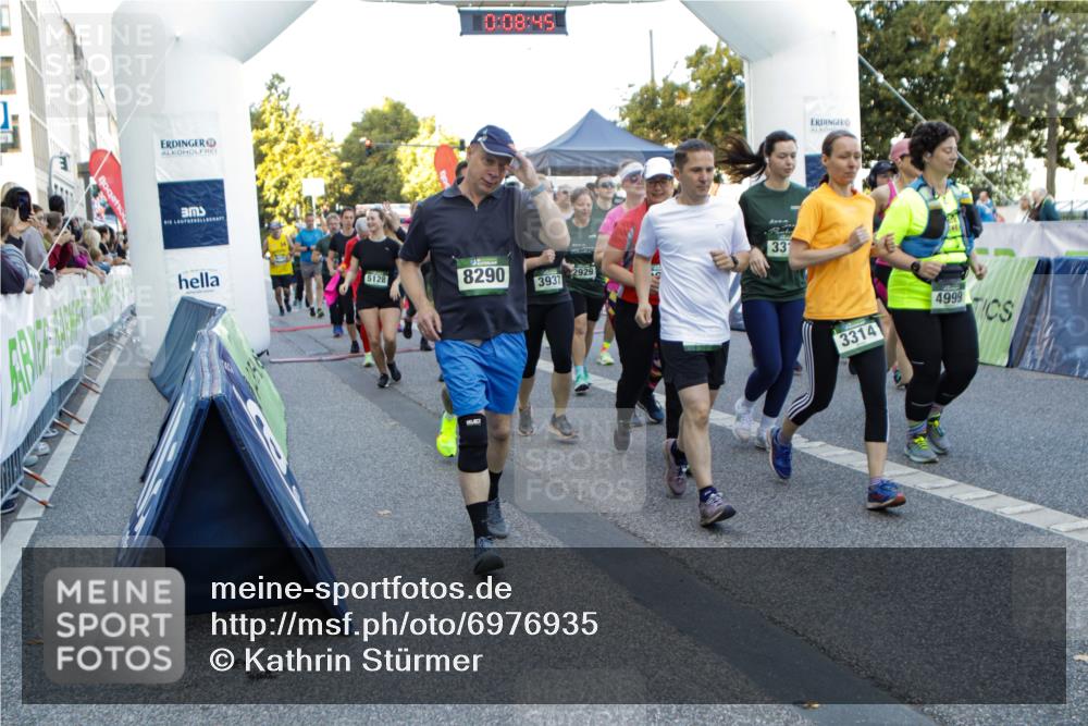 01.09.2024 - BARMER Alsterlauf Kathrin Stürmer Photography http://msf.ph/oto/6976935 01.09.2024 09:08:43 Ziel  meine-sportfotos.de
