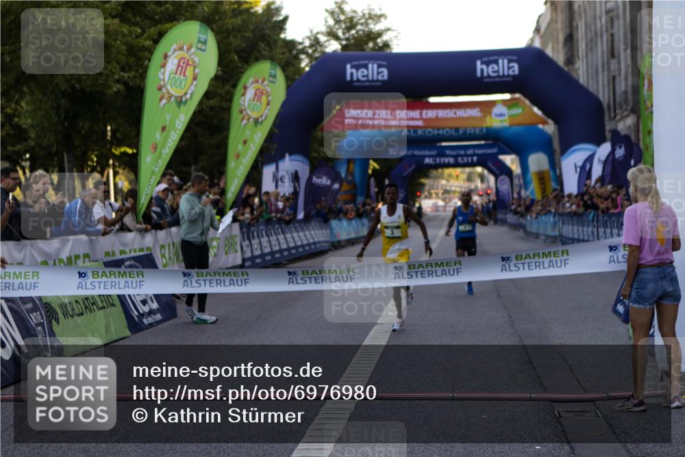 01.09.2024 - BARMER Alsterlauf Kathrin Stürmer Photography http://msf.ph/oto/6976980 01.09.2024 09:28:53 Ziel 3, 7 meine-sportfotos.de