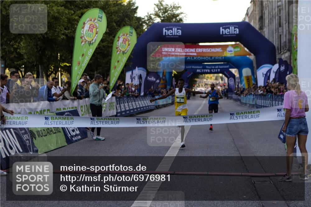 01.09.2024 - BARMER Alsterlauf Kathrin Stürmer Photography http://msf.ph/oto/6976981 01.09.2024 09:28:53 Ziel 3, 7 meine-sportfotos.de