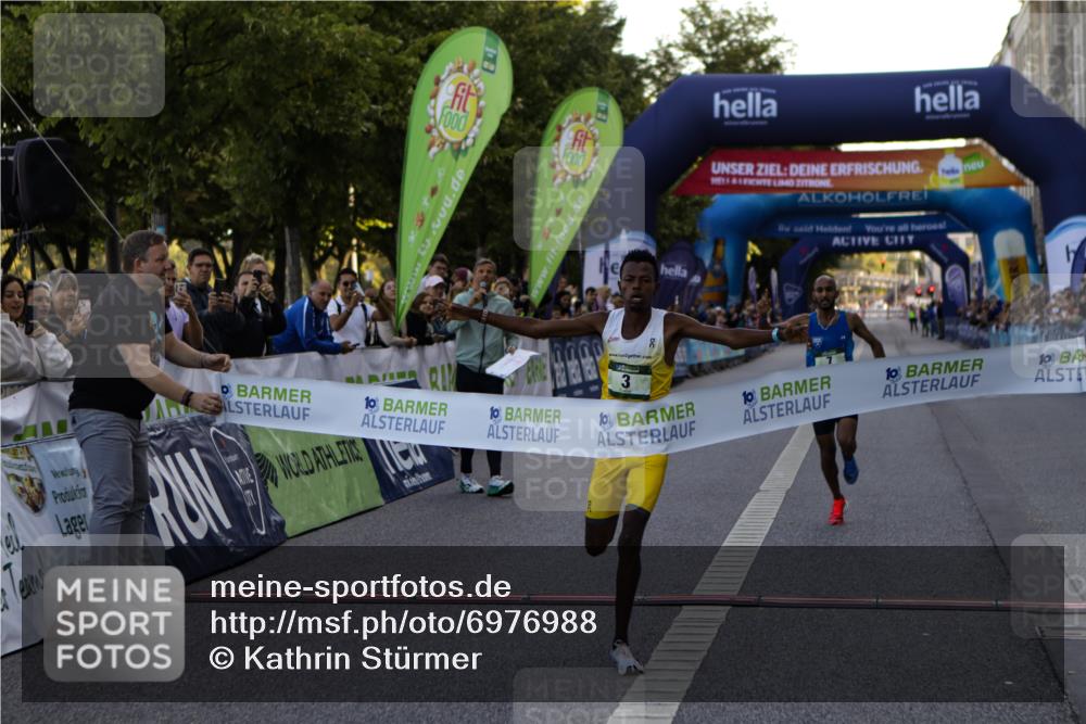 01.09.2024 - BARMER Alsterlauf Kathrin Stürmer Photography http://msf.ph/oto/6976988 01.09.2024 09:28:55 Ziel 3, 7 meine-sportfotos.de