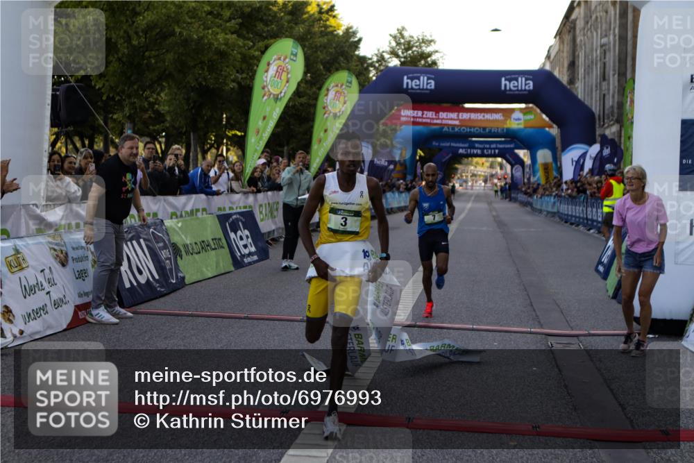 01.09.2024 - BARMER Alsterlauf Kathrin Stürmer Photography http://msf.ph/oto/6976993 01.09.2024 09:28:55 Ziel 3, 7 meine-sportfotos.de