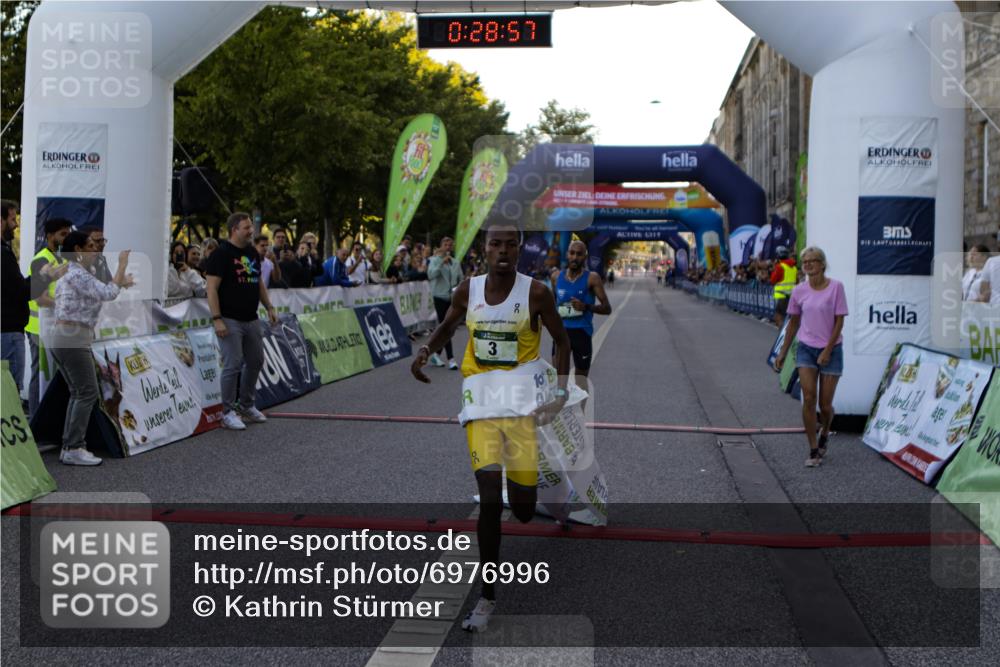 01.09.2024 - BARMER Alsterlauf Kathrin Stürmer Photography http://msf.ph/oto/6976996 01.09.2024 09:28:56 Ziel 3, 7 meine-sportfotos.de