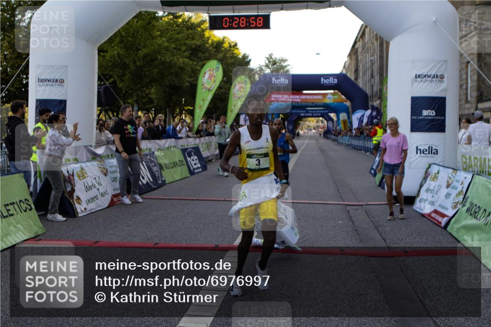 01.09.2024 - BARMER Alsterlauf Kathrin Stürmer Photography http://msf.ph/oto/6976997 01.09.2024 09:28:56 Ziel 3, 7 meine-sportfotos.de