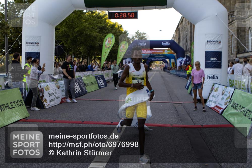 01.09.2024 - BARMER Alsterlauf Kathrin Stürmer Photography http://msf.ph/oto/6976998 01.09.2024 09:28:56 Ziel 3, 7 meine-sportfotos.de
