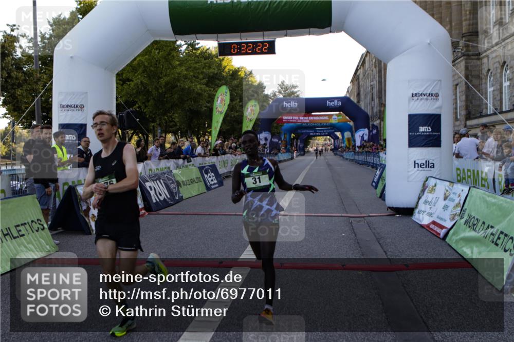 01.09.2024 - BARMER Alsterlauf Kathrin Stürmer Photography http://msf.ph/oto/6977011 01.09.2024 09:32:21 Ziel 15, 31, 4976 meine-sportfotos.de
