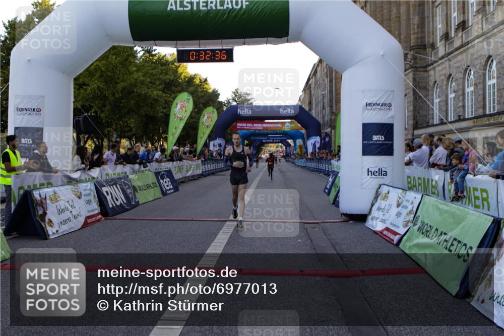 01.09.2024 - BARMER Alsterlauf Kathrin Stürmer Photography http://msf.ph/oto/6977013 01.09.2024 09:32:34 Ziel 15, 17, 33, 5048 meine-sportfotos.de