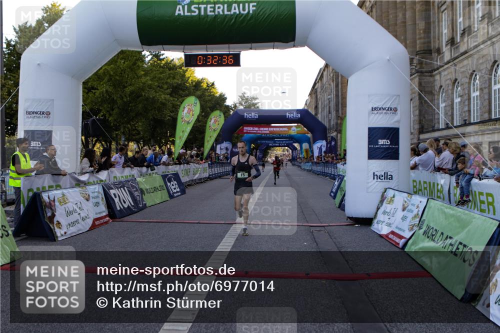 01.09.2024 - BARMER Alsterlauf Kathrin Stürmer Photography http://msf.ph/oto/6977014 01.09.2024 09:32:34 Ziel 15, 17, 33, 5048 meine-sportfotos.de