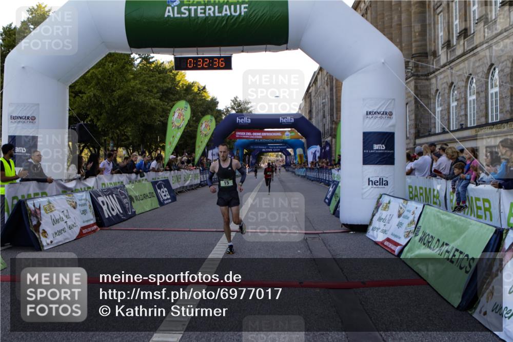 01.09.2024 - BARMER Alsterlauf Kathrin Stürmer Photography http://msf.ph/oto/6977017 01.09.2024 09:32:35 Ziel 9, 15, 17, 33, 5048 meine-sportfotos.de