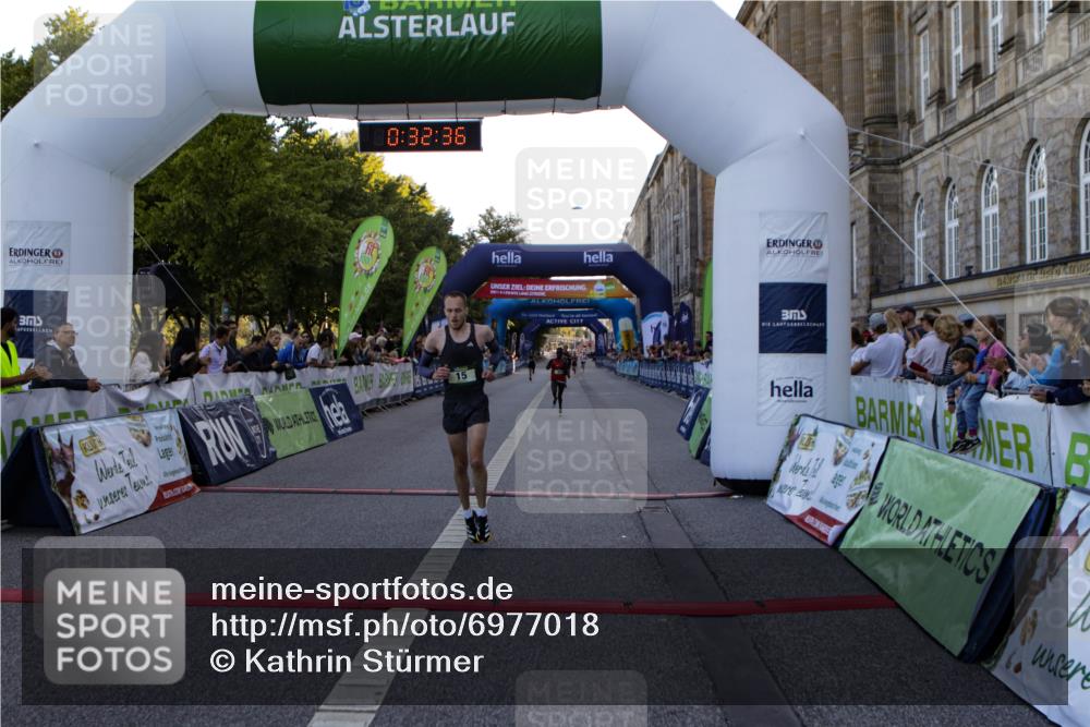 01.09.2024 - BARMER Alsterlauf Kathrin Stürmer Photography http://msf.ph/oto/6977018 01.09.2024 09:32:35 Ziel 9, 15, 17, 33, 5048 meine-sportfotos.de
