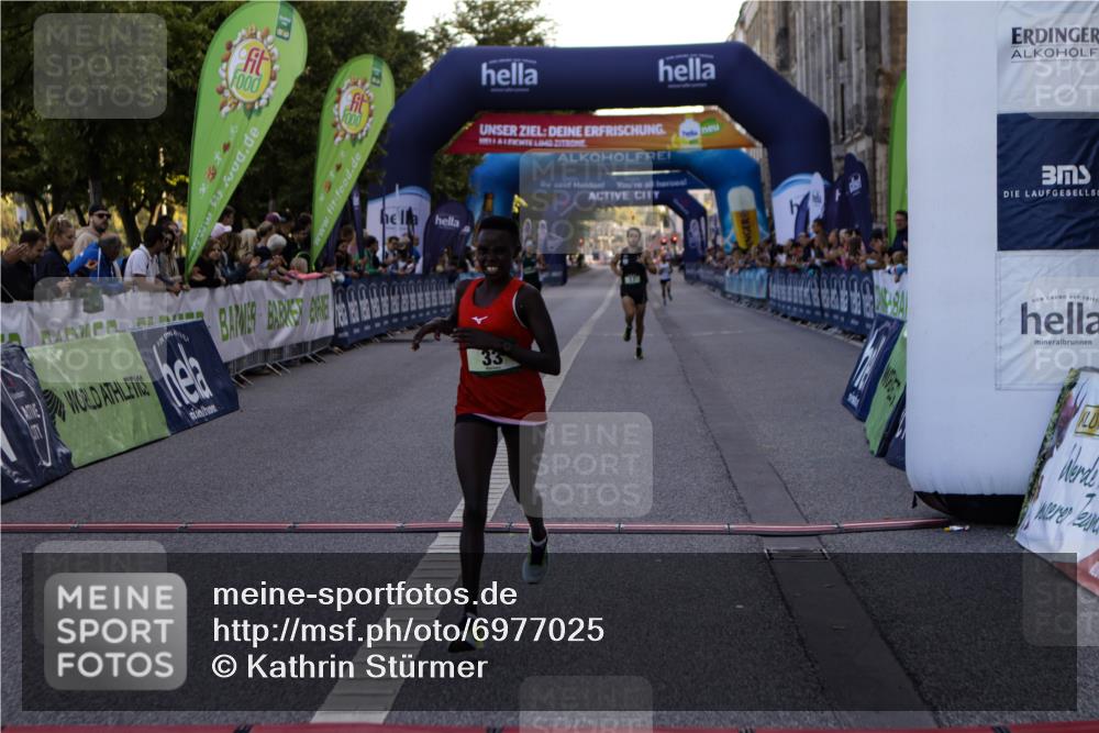 01.09.2024 - BARMER Alsterlauf Kathrin Stürmer Photography http://msf.ph/oto/6977025 01.09.2024 09:32:39 Ziel 9, 17, 33, 4884, 5048 meine-sportfotos.de