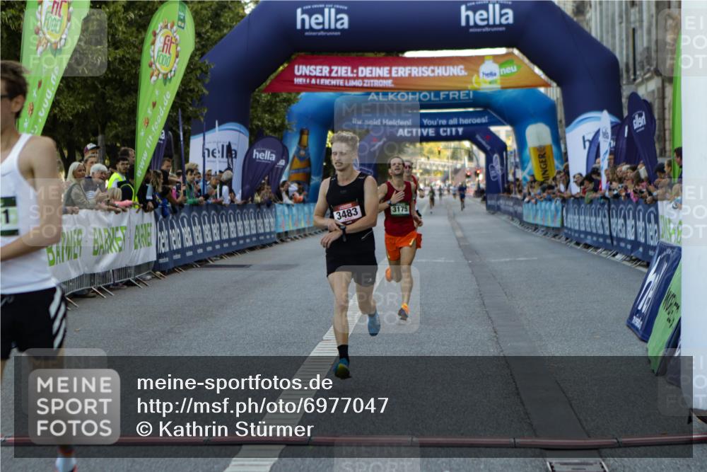 01.09.2024 - BARMER Alsterlauf Kathrin Stürmer Photography http://msf.ph/oto/6977047 01.09.2024 09:33:57 Ziel 3175, 3483, 4431, 4532, 4794, 4974 meine-sportfotos.de