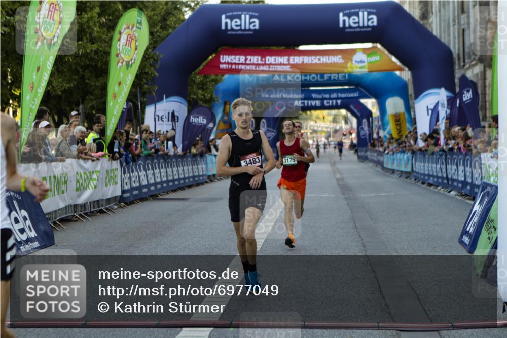 01.09.2024 - BARMER Alsterlauf Kathrin Stürmer Photography http://msf.ph/oto/6977049 01.09.2024 09:33:57 Ziel 3175, 3483, 4431, 4532, 4794, 4974 meine-sportfotos.de