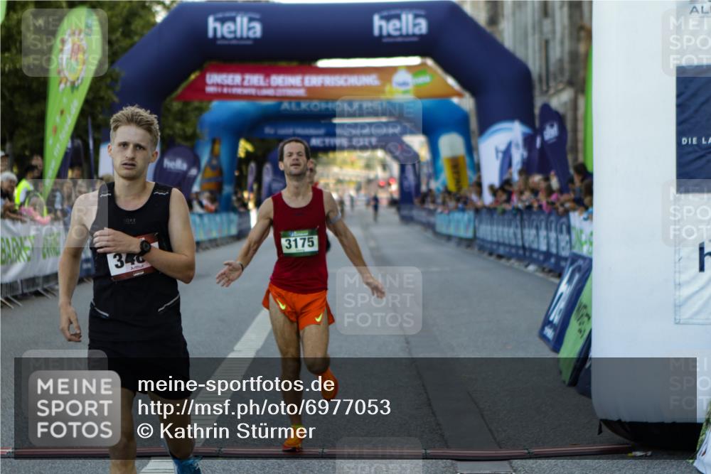 01.09.2024 - BARMER Alsterlauf Kathrin Stürmer Photography http://msf.ph/oto/6977053 01.09.2024 09:33:58 Ziel 3175, 3483, 4431, 4532, 4974 meine-sportfotos.de