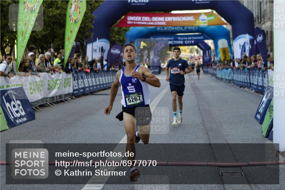 01.09.2024 - BARMER Alsterlauf Kathrin Stürmer Photography http://msf.ph/oto/6977070 01.09.2024 09:36:00 Ziel 2906, 5095, 5267 meine-sportfotos.de