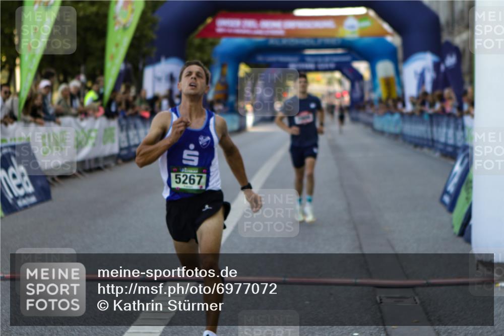 01.09.2024 - BARMER Alsterlauf Kathrin Stürmer Photography http://msf.ph/oto/6977072 01.09.2024 09:36:00 Ziel 2906, 5095, 5267 meine-sportfotos.de