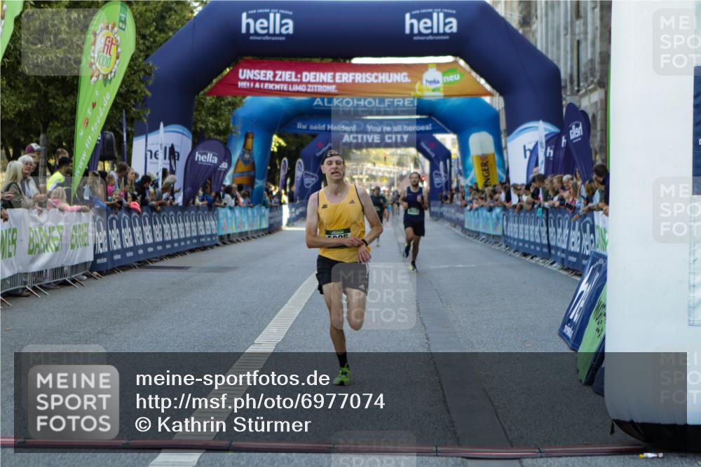01.09.2024 - BARMER Alsterlauf Kathrin Stürmer Photography http://msf.ph/oto/6977074 01.09.2024 09:36:09 Ziel 2527, 5095, 8023, 8382 meine-sportfotos.de