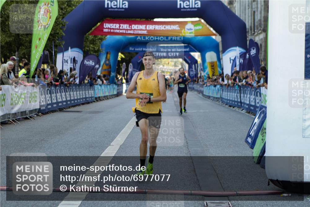 01.09.2024 - BARMER Alsterlauf Kathrin Stürmer Photography http://msf.ph/oto/6977077 01.09.2024 09:36:10 Ziel 2527, 5095, 8023, 8382 meine-sportfotos.de