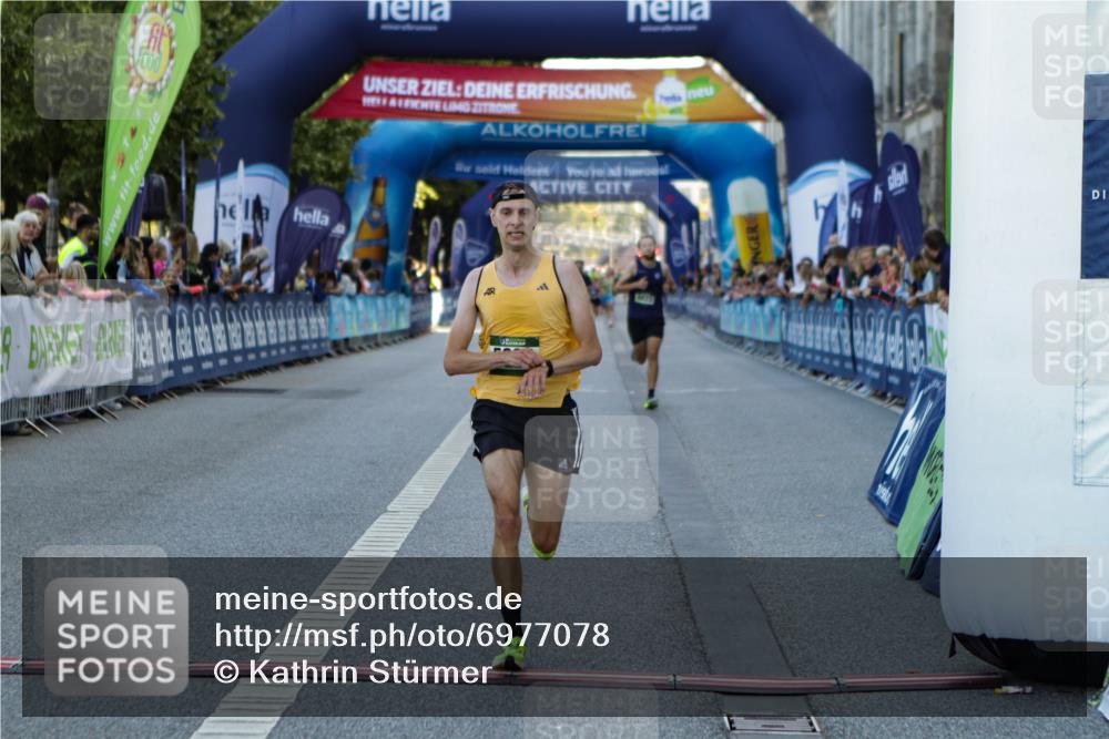 01.09.2024 - BARMER Alsterlauf Kathrin Stürmer Photography http://msf.ph/oto/6977078 01.09.2024 09:36:10 Ziel 2527, 5095, 8023, 8382 meine-sportfotos.de