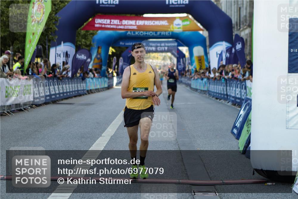 01.09.2024 - BARMER Alsterlauf Kathrin Stürmer Photography http://msf.ph/oto/6977079 01.09.2024 09:36:10 Ziel 2527, 5095, 8023, 8382 meine-sportfotos.de