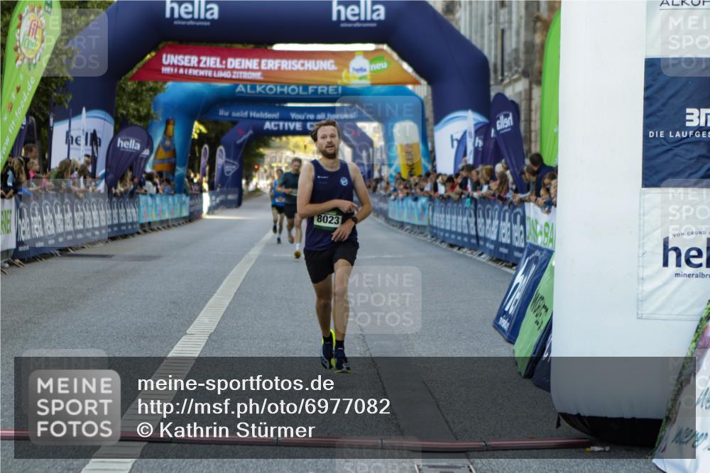 01.09.2024 - BARMER Alsterlauf Kathrin Stürmer Photography http://msf.ph/oto/6977082 01.09.2024 09:36:14 Ziel 2527, 3729, 8023, 8382 meine-sportfotos.de