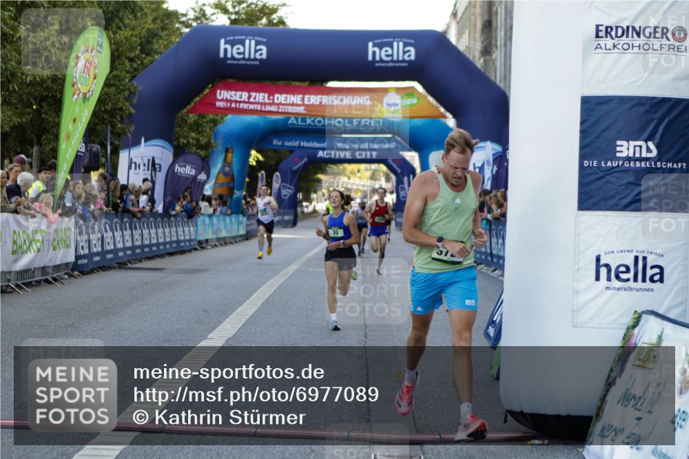 01.09.2024 - BARMER Alsterlauf Kathrin Stürmer Photography http://msf.ph/oto/6977089 01.09.2024 09:36:26 Ziel 30, 2483, 3729, 4455, 4886, 4900, 5011 meine-sportfotos.de