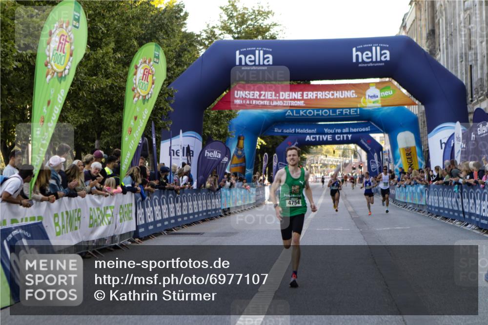 01.09.2024 - BARMER Alsterlauf Kathrin Stürmer Photography http://msf.ph/oto/6977107 01.09.2024 09:37:01 Ziel 36, 4754, 4885, 5269, 5270 meine-sportfotos.de