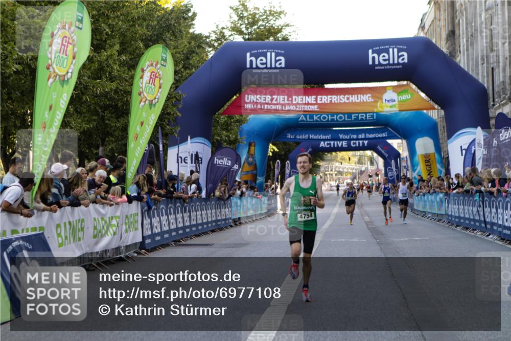 01.09.2024 - BARMER Alsterlauf Kathrin Stürmer Photography http://msf.ph/oto/6977108 01.09.2024 09:37:01 Ziel 36, 4754, 4885, 5269, 5270 meine-sportfotos.de