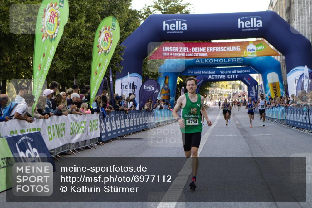 01.09.2024 - BARMER Alsterlauf Kathrin Stürmer Photography http://msf.ph/oto/6977112 01.09.2024 09:37:02 Ziel 36, 37, 4754, 4885, 5269, 5270 meine-sportfotos.de
