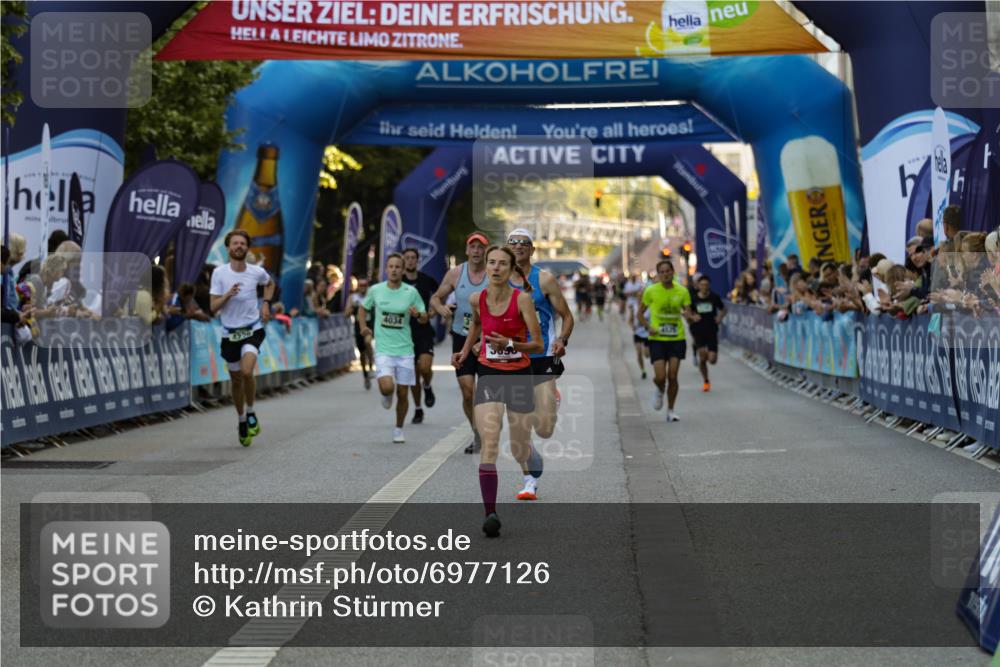 01.09.2024 - BARMER Alsterlauf Kathrin Stürmer Photography http://msf.ph/oto/6977126 01.09.2024 09:38:55 Ziel 3286, 3398, 3585, 3701, 3793, 4034, 4098, 4229, 4525, 4955, 5017, 5044, 5105, 8380 meine-sportfotos.de