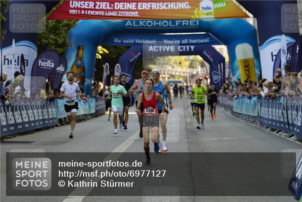 01.09.2024 - BARMER Alsterlauf Kathrin Stürmer Photography http://msf.ph/oto/6977127 01.09.2024 09:38:55 Ziel 3286, 3398, 3585, 3701, 3793, 4034, 4098, 4229, 4525, 4955, 5017, 5044, 5105, 8380 meine-sportfotos.de