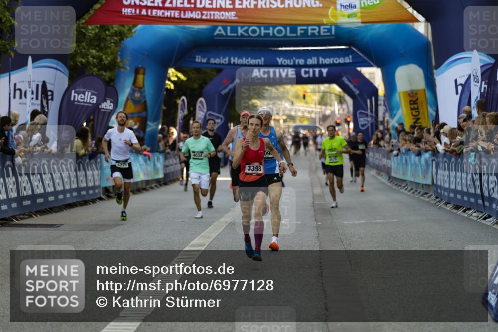 01.09.2024 - BARMER Alsterlauf Kathrin Stürmer Photography http://msf.ph/oto/6977128 01.09.2024 09:38:56 Ziel 3286, 3398, 3585, 3701, 3793, 4034, 4098, 4229, 4525, 4849, 4955, 5017, 5044, 5105, 8380 meine-sportfotos.de