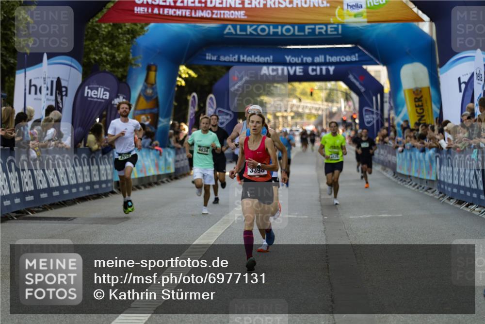 01.09.2024 - BARMER Alsterlauf Kathrin Stürmer Photography http://msf.ph/oto/6977131 01.09.2024 09:38:56 Ziel 3286, 3398, 3585, 3701, 3793, 4034, 4098, 4229, 4525, 4849, 4955, 5017, 5044, 5105, 8380 meine-sportfotos.de