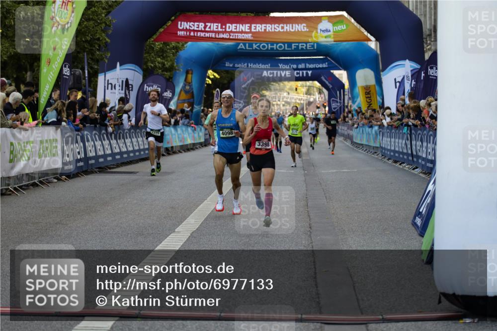 01.09.2024 - BARMER Alsterlauf Kathrin Stürmer Photography http://msf.ph/oto/6977133 01.09.2024 09:38:57 Ziel 3286, 3398, 3585, 3604, 3701, 3793, 4034, 4098, 4229, 4525, 4849, 4955, 5017, 5044, 8380 meine-sportfotos.de