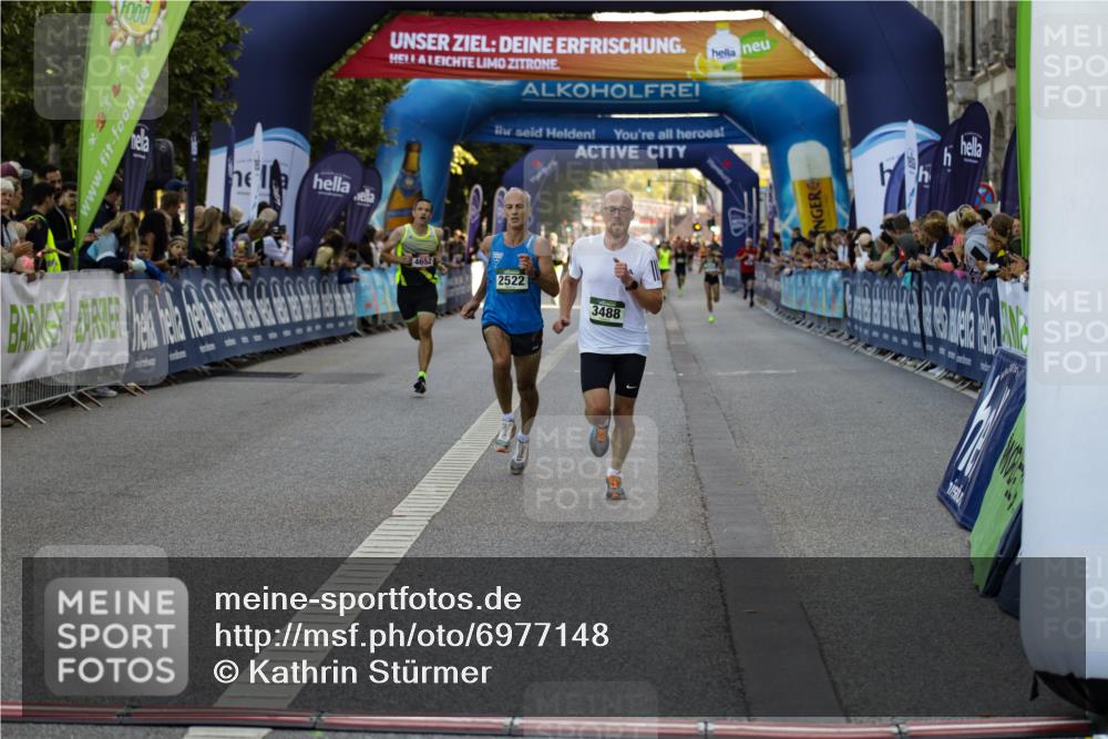 01.09.2024 - BARMER Alsterlauf Kathrin Stürmer Photography http://msf.ph/oto/6977148 01.09.2024 09:39:19 Ziel 2522, 3488, 3921, 3973, 4580, 4652 meine-sportfotos.de