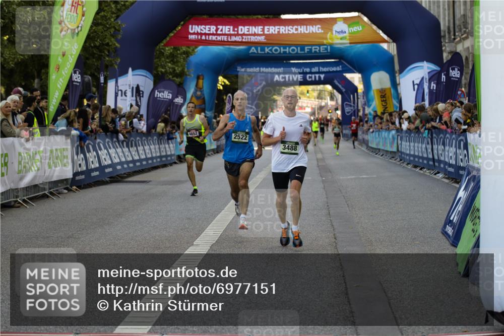 01.09.2024 - BARMER Alsterlauf Kathrin Stürmer Photography http://msf.ph/oto/6977151 01.09.2024 09:39:20 Ziel 2522, 3488, 3921, 3973, 4580, 4652 meine-sportfotos.de