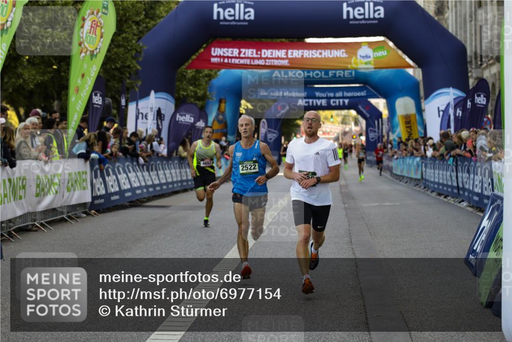 01.09.2024 - BARMER Alsterlauf Kathrin Stürmer Photography http://msf.ph/oto/6977154 01.09.2024 09:39:20 Ziel 2522, 3488, 3921, 3973, 4580, 4652 meine-sportfotos.de