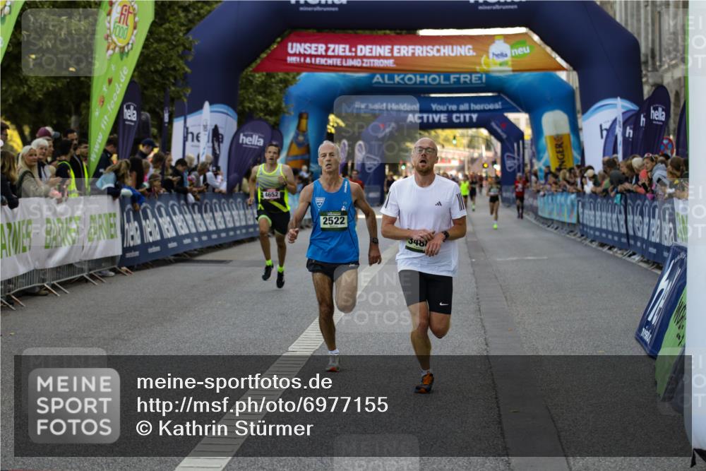 01.09.2024 - BARMER Alsterlauf Kathrin Stürmer Photography http://msf.ph/oto/6977155 01.09.2024 09:39:20 Ziel 2522, 3488, 3921, 3973, 4580, 4652 meine-sportfotos.de