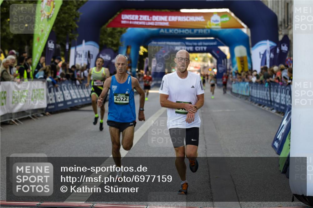 01.09.2024 - BARMER Alsterlauf Kathrin Stürmer Photography http://msf.ph/oto/6977159 01.09.2024 09:39:21 Ziel 2522, 3488, 3921, 3973, 4580, 4652, 5045, 8196 meine-sportfotos.de