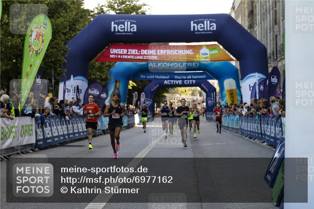 01.09.2024 - BARMER Alsterlauf Kathrin Stürmer Photography http://msf.ph/oto/6977162 01.09.2024 09:39:26 Ziel 2262, 3827, 3921, 3973, 4283, 4388, 4574, 4580, 4652, 5045, 8196 meine-sportfotos.de