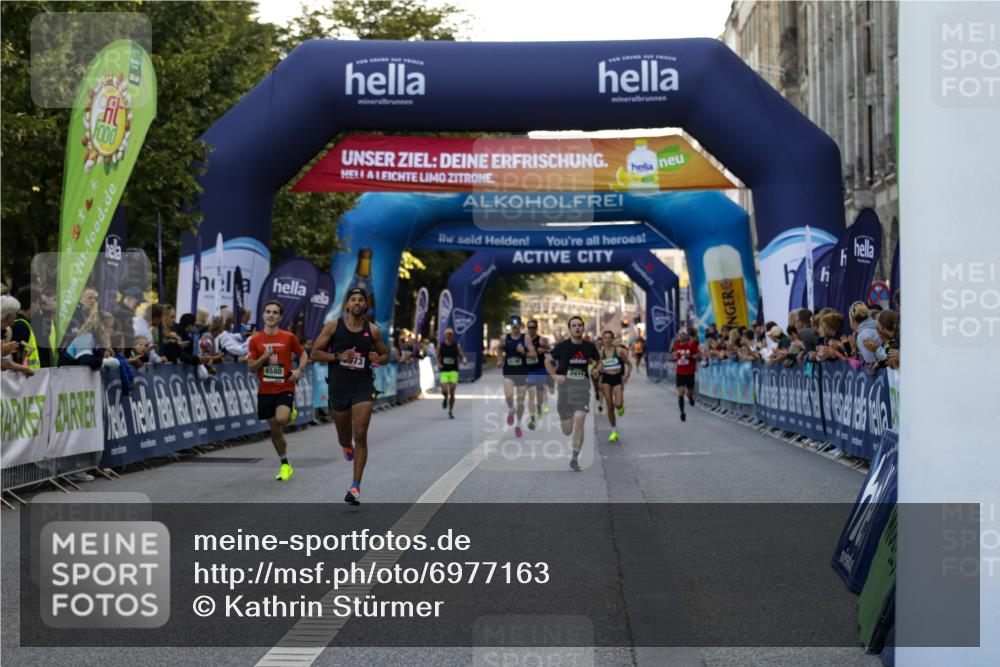 01.09.2024 - BARMER Alsterlauf Kathrin Stürmer Photography http://msf.ph/oto/6977163 01.09.2024 09:39:26 Ziel 2262, 3827, 3921, 3973, 4283, 4388, 4574, 4580, 4652, 5045, 8196 meine-sportfotos.de